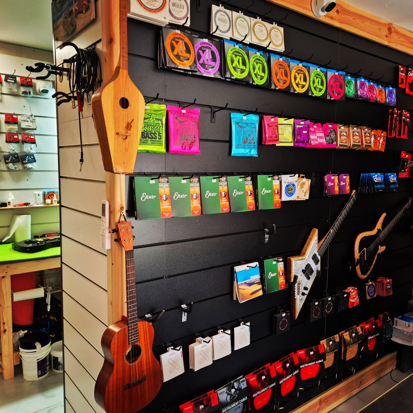 מיתרים ואביזרים