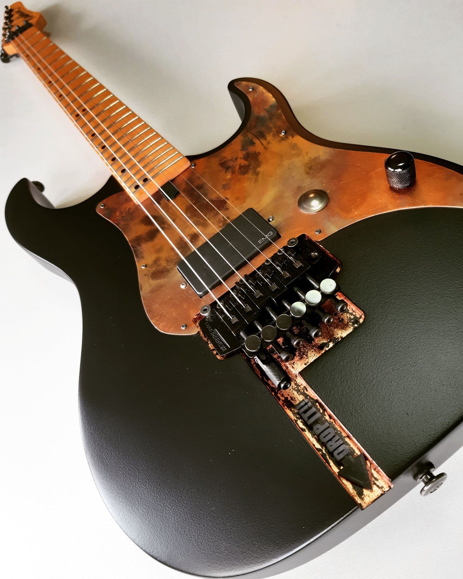 מודים לגיטרות